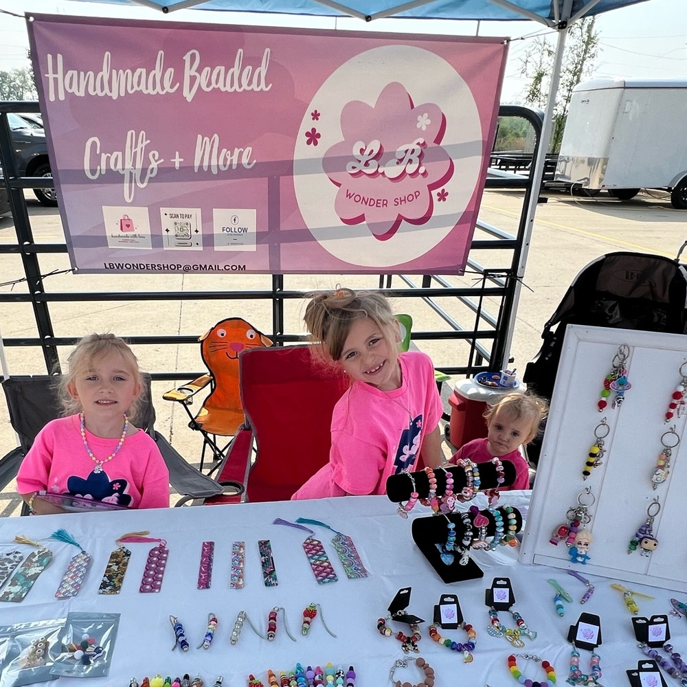 WondershopMama is LIVE - Come “Hang” With Holly! - Picture 5 of 7